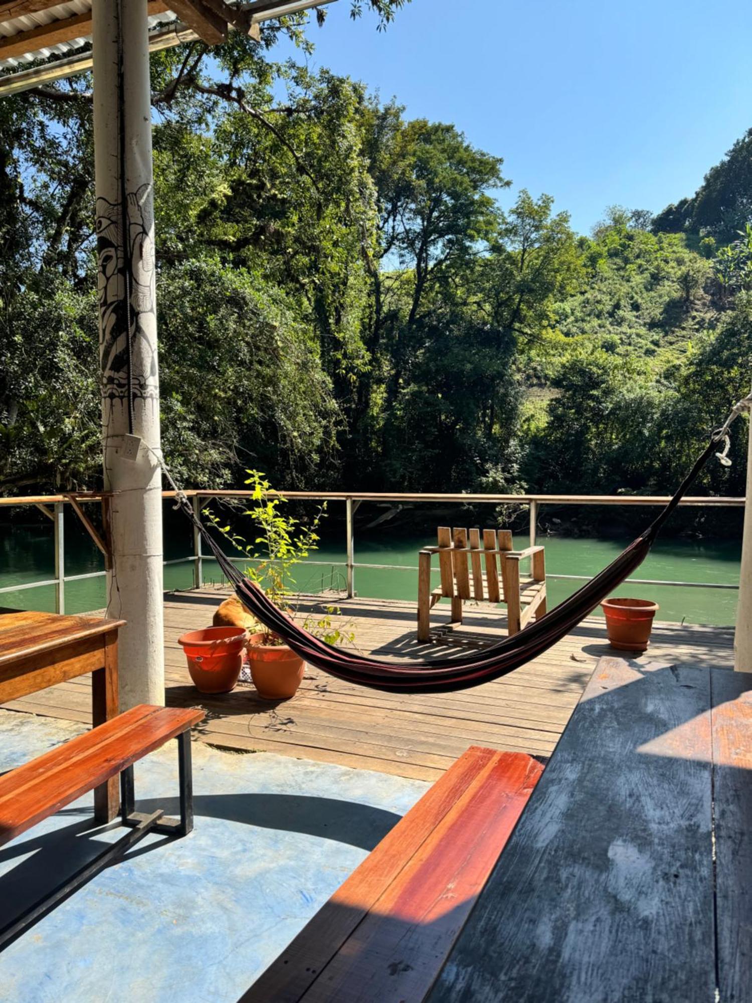 Pachamaya River Hostel Lanquin Luaran gambar