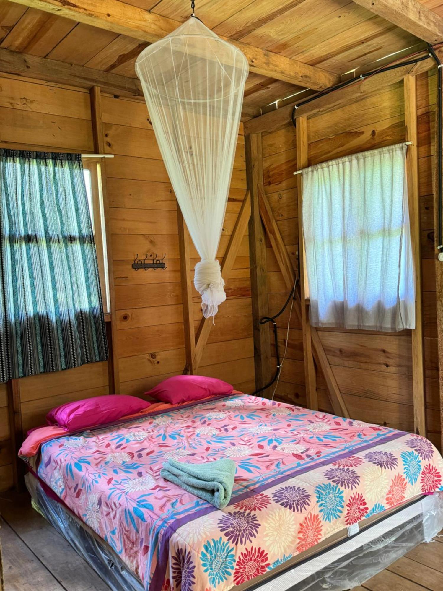 Pachamaya River Hostel Lanquin Luaran gambar